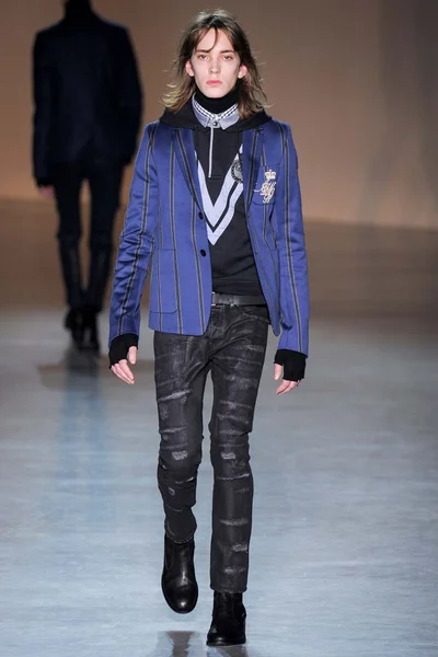 Look 24